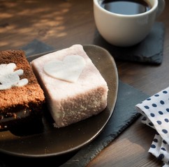 한국의 음식 초코, 딸기떡과 커피 