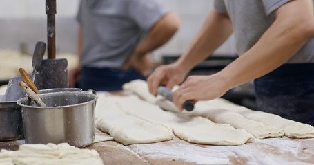 Chinese master making white bread