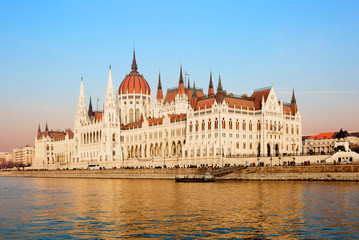 Fototapeta na wymiar Budapest, Hungary, Hungarian Parliament Building. The majestic building, its architecture combines elements of neo-Gothic and Parisian style of Boz-Ara. 