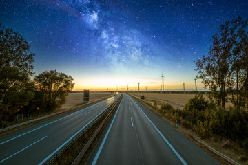 Windpark an der Autobahn