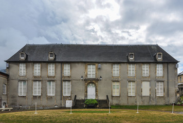 Fachada de un edificio en Bayeux, Normandía, Francia