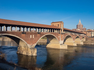 Fototapeta na wymiar The famous covered bridge of Pavia