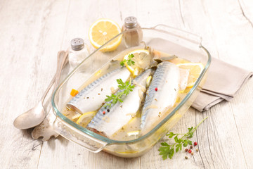 fish with wine and lemon