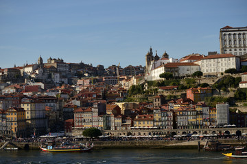 Fototapeta na wymiar view of the city of porto portugal