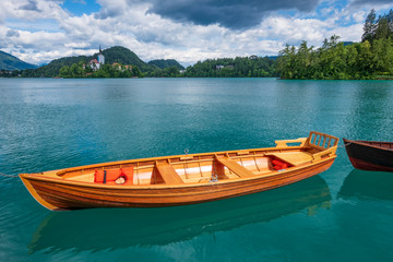Fototapeta na wymiar Boat on a Bled lake