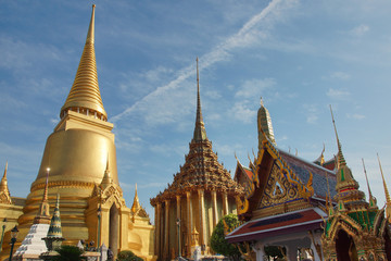 Fototapeta na wymiar Buddhist temples in Bangkok, Thailand