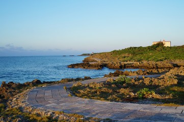 宮古島上野地区・早朝の海岸沿いの遊歩道