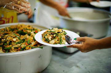 Free food, Using leftovers to feed the hungry : concept charity food