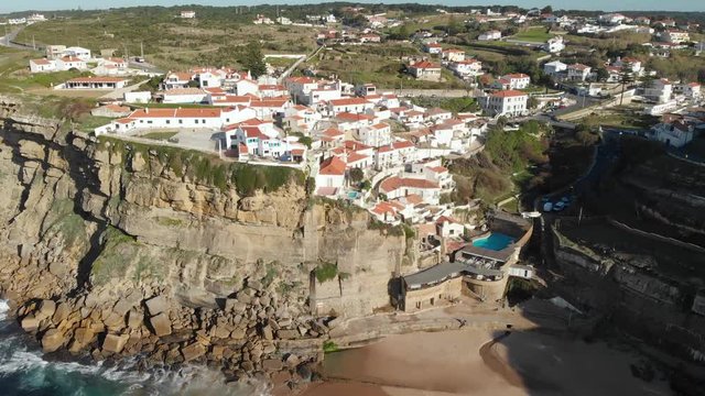 Vista das Azenhas do Mar em Sintra Portugal