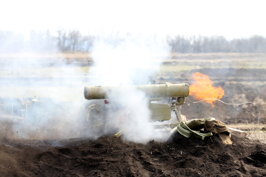 the time of the shot of ATGM, anti-tank guided missile, Ukraine and Donbass conflict