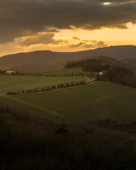 Fototapeta na wymiar sunset in the hills of tuscany