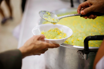 Free food for the poor and Food distribution