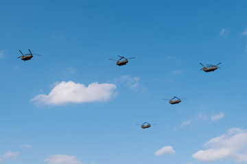 軍用輸送ヘリコプター