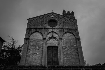 Fototapeta na wymiar small village church in black and white, monochrome