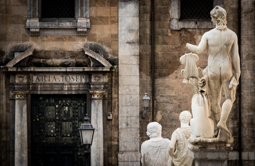 le Statue di Piazza Pretoria Palermo