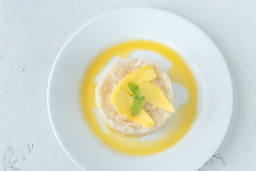 Sticky coconut rice with mango