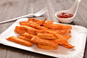 frytki ze słodkich ziemniaków
