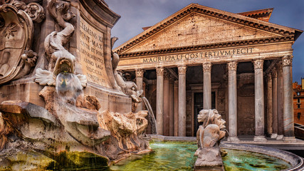 Rom Pantheon mit Springbrunnen