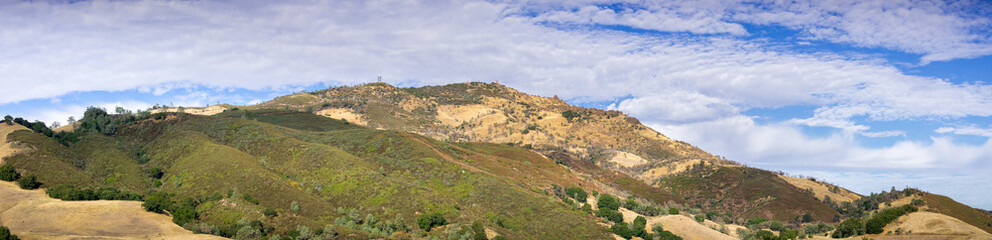 Fototapeta na wymiar Panoramic view towards Mt Diablo summit on a clear autumn day, Mt Diablo State Park, Contra Costa county, San Francisco bay area, California