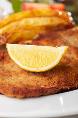 Wiener Schnitzel auf einem Teller