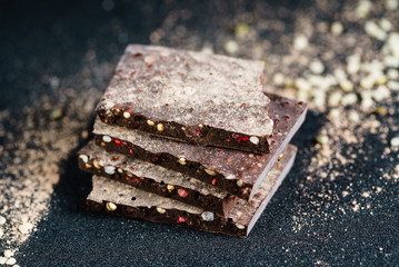 raw chocolate with quinoa and berries,