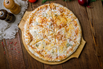 Pizza Quattro formaggi