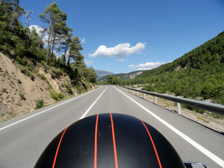 carretera vista desde la moto, ride to live