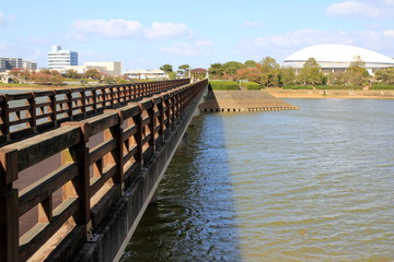 Obraz premium 駕与丁公園と駕与丁大橋（糟屋町）
