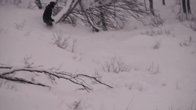 Skiier (Gustav) jumps down a snowy clif.
Sony alpha 6000 - 24fps - HD - Handheld - Flat image
(Perfect for commercial or shortfilm)