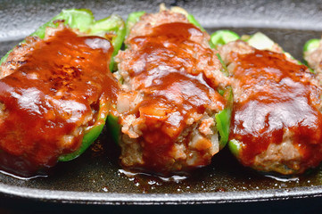 ピーマンの肉詰め