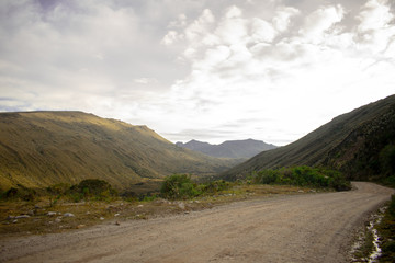 El sol se opone a quedarse oculto