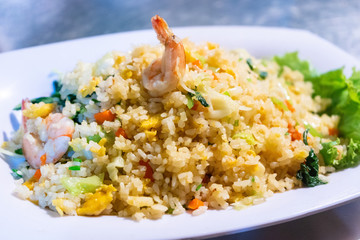 fried rice with shrimp and vegetabal
