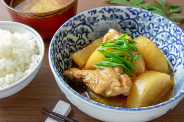 鶏肉と大根の煮物