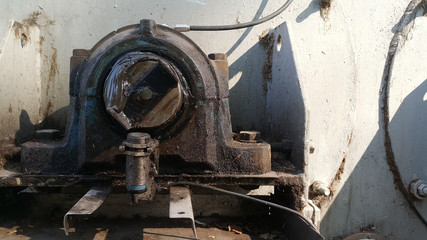 Support bearing housing unit , Preventine maintenance automatic refill grease on the machine