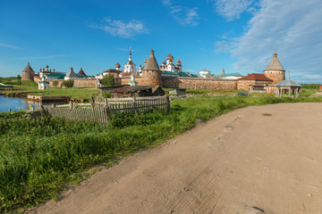 Fototapety  Spaso-Preobrazhensky Solovetsky Monastery in the summer from the Bay of well-being, Russia