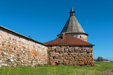 White tower and the building for drying grain Spaso-Preobrazhensky Solovetsky Monastery