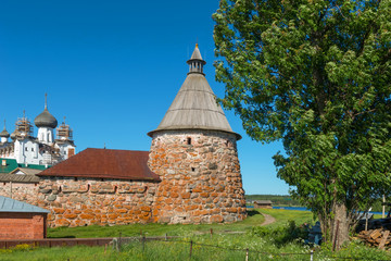 White tower and the building for drying grain Spaso-Preobrazhensky Solovetsky Monastery