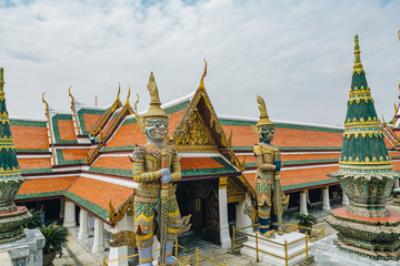 Fototapeta premium Grand palace and Wat phra keaw at Bangkok, Thailand. Beautiful Landmark of Asia. Temple of the Emerald Buddha. landscape of the capital city