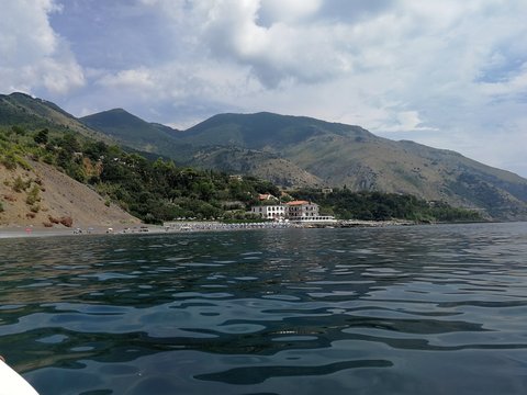 Maratea - Spiagge di Acquafredda dal mare