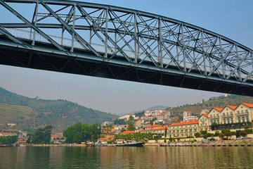 Fototapeta premium View from the Douro river to Pinhao vilage in Portugal 