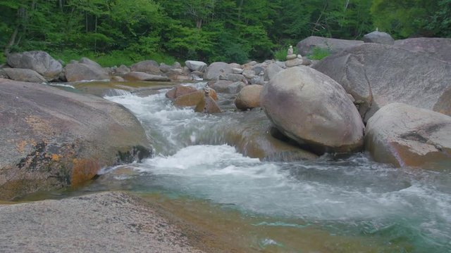 129 White Mountains Franconia close up of river flowing