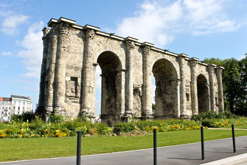 Reims, France. The Porte de Mars, an ancient Roman triumphal arch that dates from the third century...