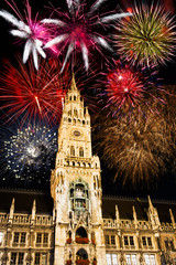 Naklejka premium Fireworks at the illuminated Town Hall of Munich