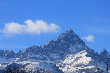 Fototapeta na wymiar Monviso and mountain range in Italy