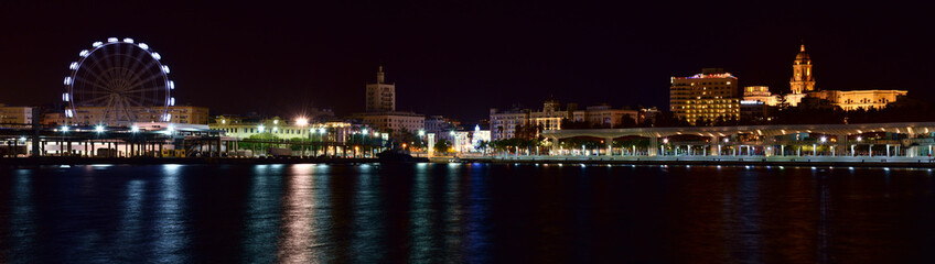 Obraz premium view from port of malaga by night