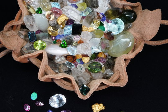Edelstein Beutel mit Quarz Kristallen, Facettierten Turmalin, Topas, Aquamarin, Gold, Tansanit, Mondstein, Heliodor