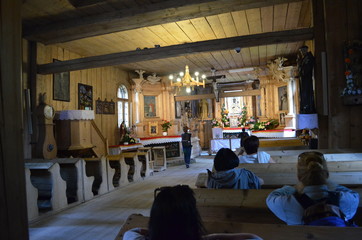 Zakopane - drewniany kościół na Pęksowym Brzyzku, wnętrze © Ewa