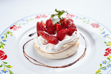 Strawberry pavlova cake