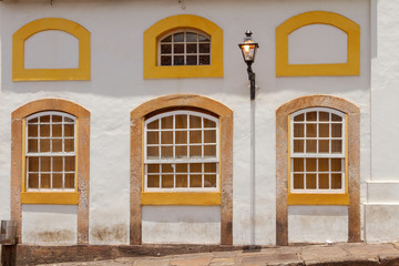 Fototapeta na wymiar Detalhe de fachada de casario colonial de Ouro Preto