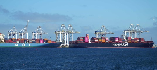 Fototapeta premium ship in port